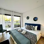 Da Rocha Twins 2 With Pool By Homing *