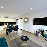 Da Rocha Twins 2 With Pool By Homing Apartment *