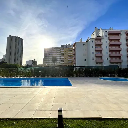 Da Rocha Twins 2 With Pool By Homing *