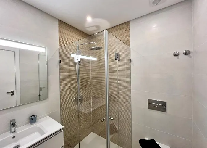 Da Rocha Twins 2 With Pool By Homing Apartment