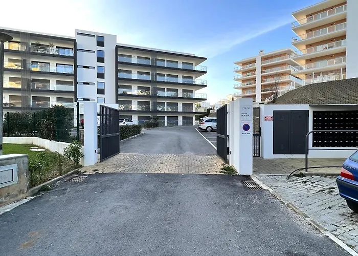 Da Rocha Twins 2 With Pool By Homing Portimão