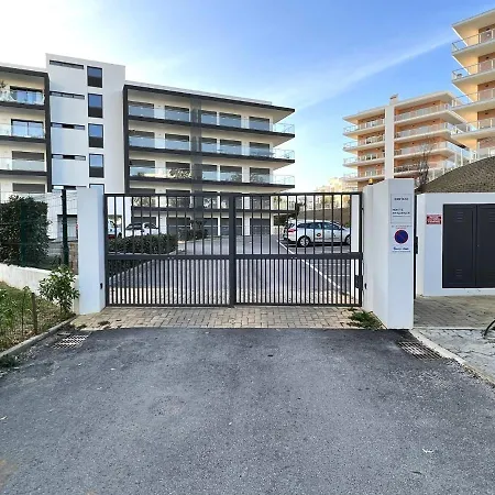 Praia Da Rocha Twins 2 With Pool By Homing Apartament *